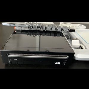Nintendo Wii Bundle /Black, Games, Controllers, Cables included!